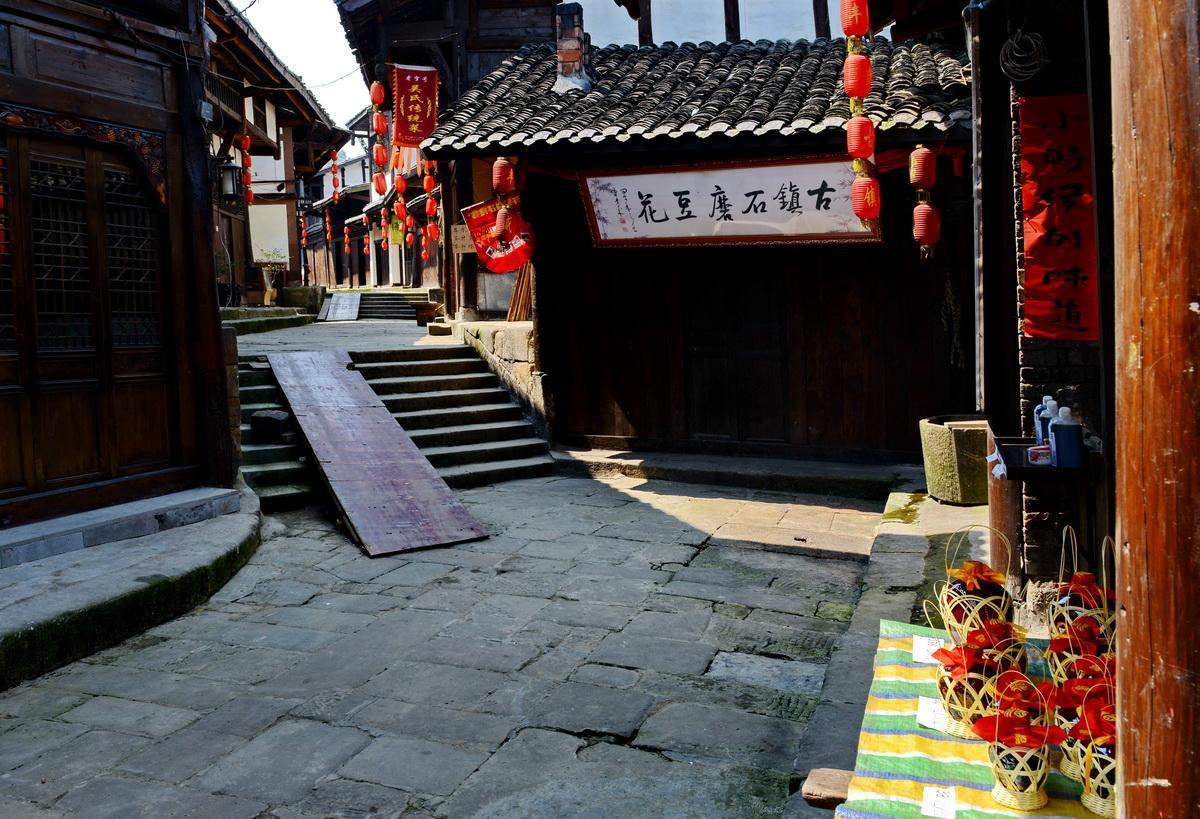 探索未知山峰
